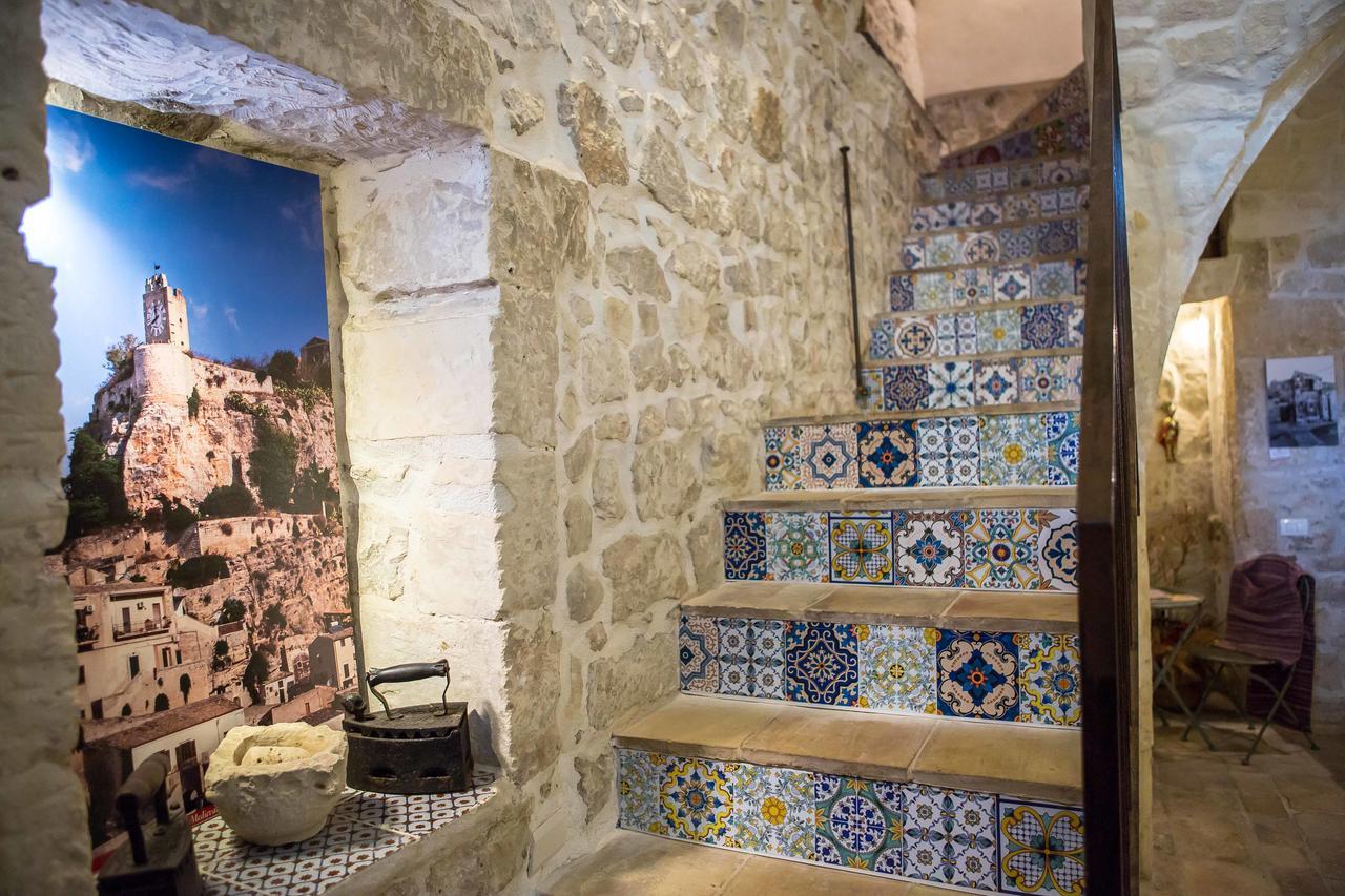 Case-Grotte Degli Avi, Esperienza Abitativa In Grotta Modica Exteriör bild