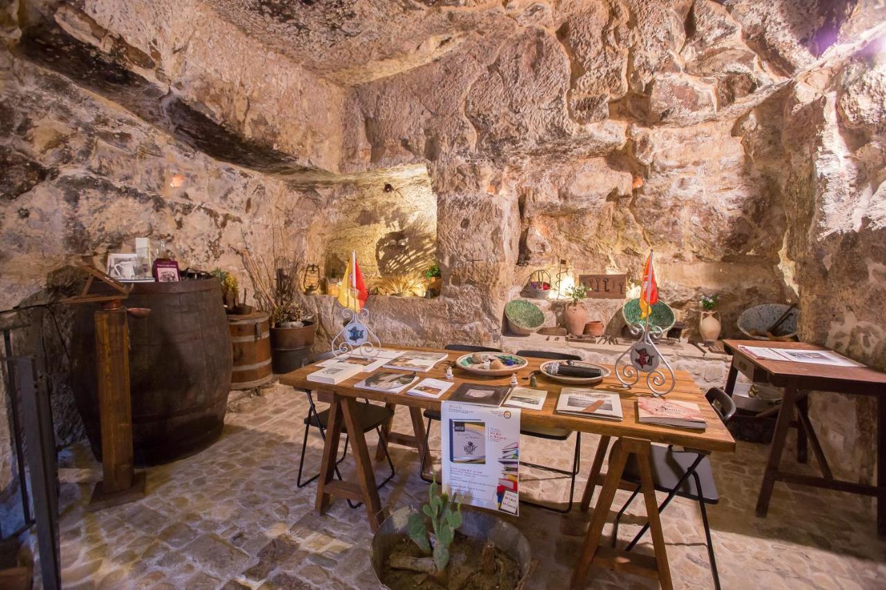 Case-Grotte Degli Avi, Esperienza Abitativa In Grotta Modica Exteriör bild