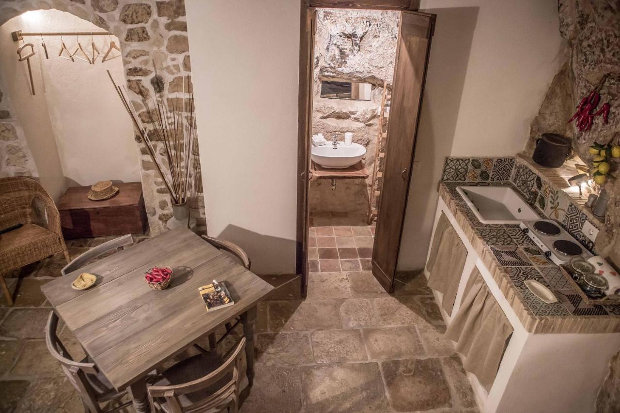 Case-Grotte Degli Avi, Esperienza Abitativa In Grotta Modica Exteriör bild
