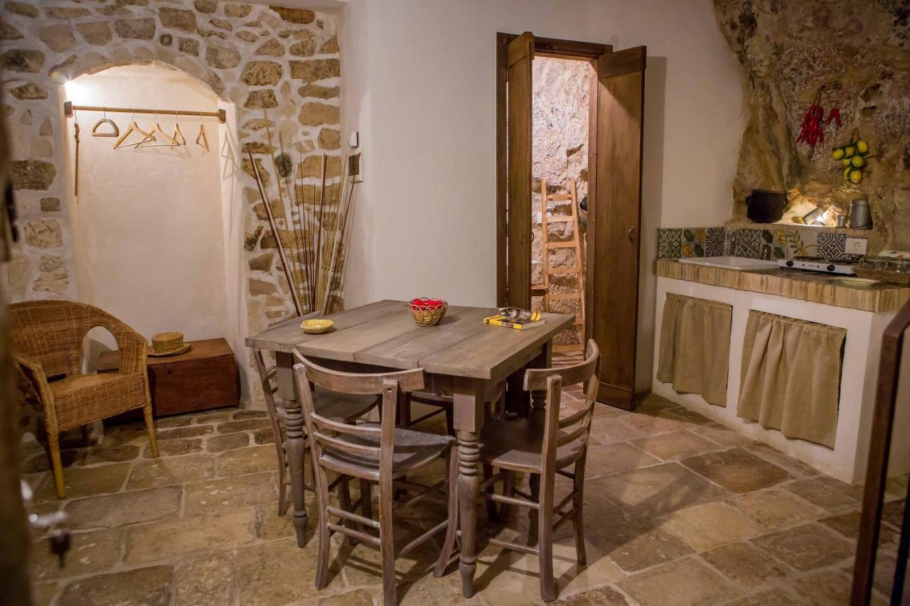 Case-Grotte Degli Avi, Esperienza Abitativa In Grotta Modica Exteriör bild